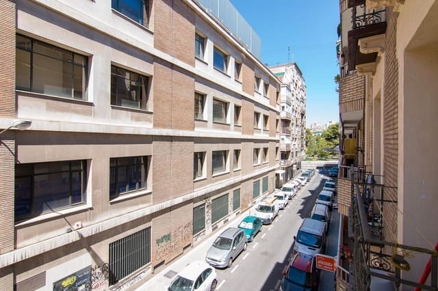 21 bedroom Apartment for sale in Centro - Sagrario, Granada city - € 1,700,000 (Ref: 9715153)