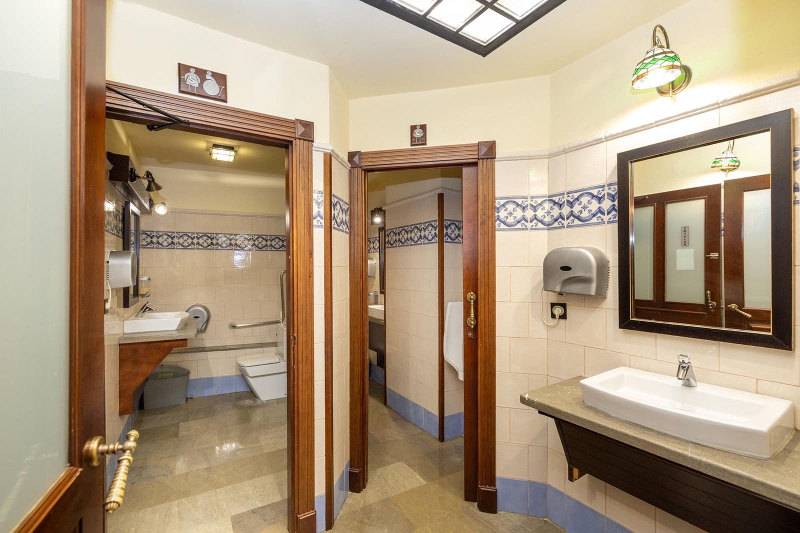 21 soveværelse Lejlighed til salg i Granada by - € 1.700.000 (Ref: 9715153)