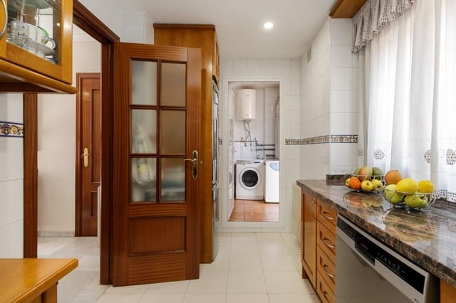 5 camera da letto Villetta a Schiera in vendita in Granada città con garage - 365.000 € (Rif: 9715154)