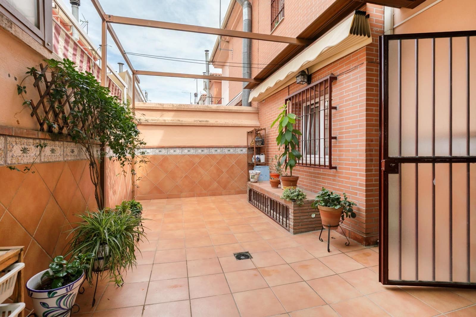 5 camera da letto Villetta a Schiera in vendita in Granada citta con garage - 365.000 € (Rif: 9715154)