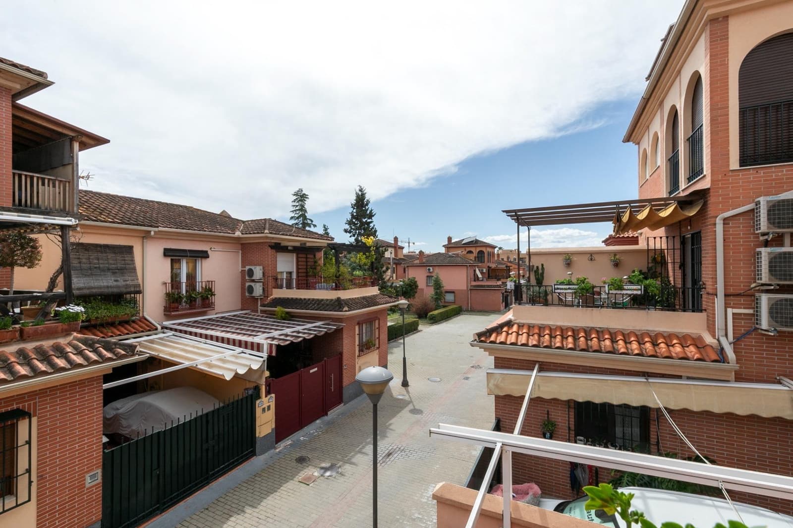 5 camera da letto Villetta a Schiera in vendita in Granada citta con garage - 365.000 € (Rif: 9715154)