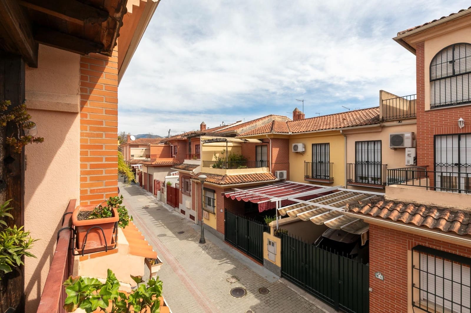 5 camera da letto Villetta a Schiera in vendita in Granada citta con garage - 365.000 € (Rif: 9715154)