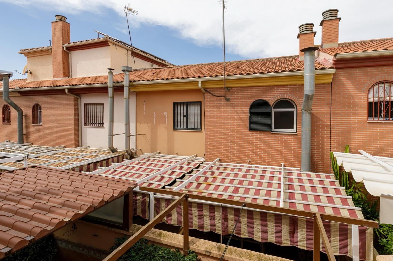 5 camera da letto Villetta a Schiera in vendita in Granada citta con garage - 365.000 € (Rif: 9715154)