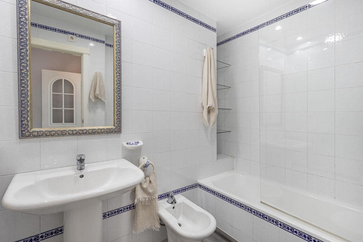 2 soverom Leilighet til salgs i Granada by med garasje - € 220 000 (Ref: 9715155)