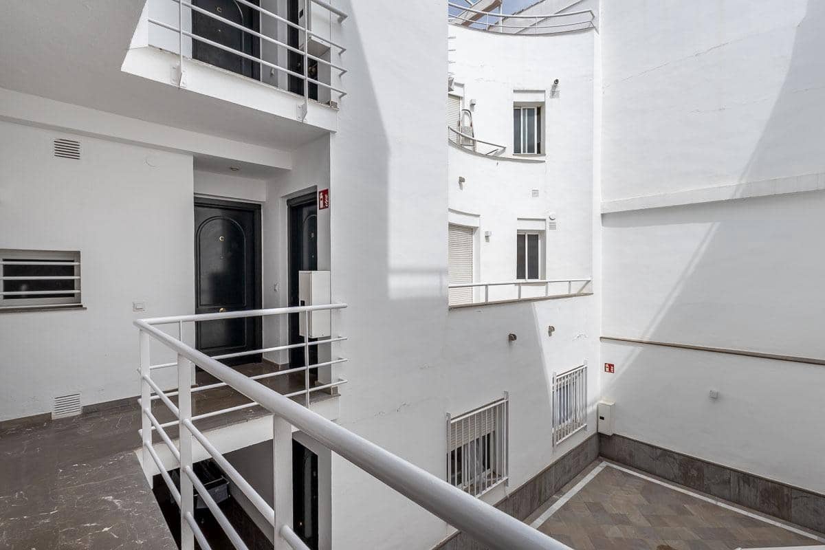 2 soverom Leilighet til salgs i Granada by med garasje - € 220 000 (Ref: 9715155)