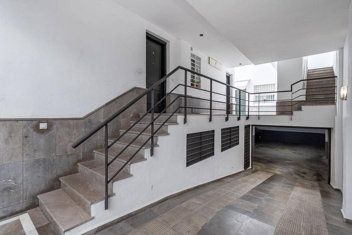 2 soverom Leilighet til salgs i Granada by med garasje - € 220 000 (Ref: 9715155)