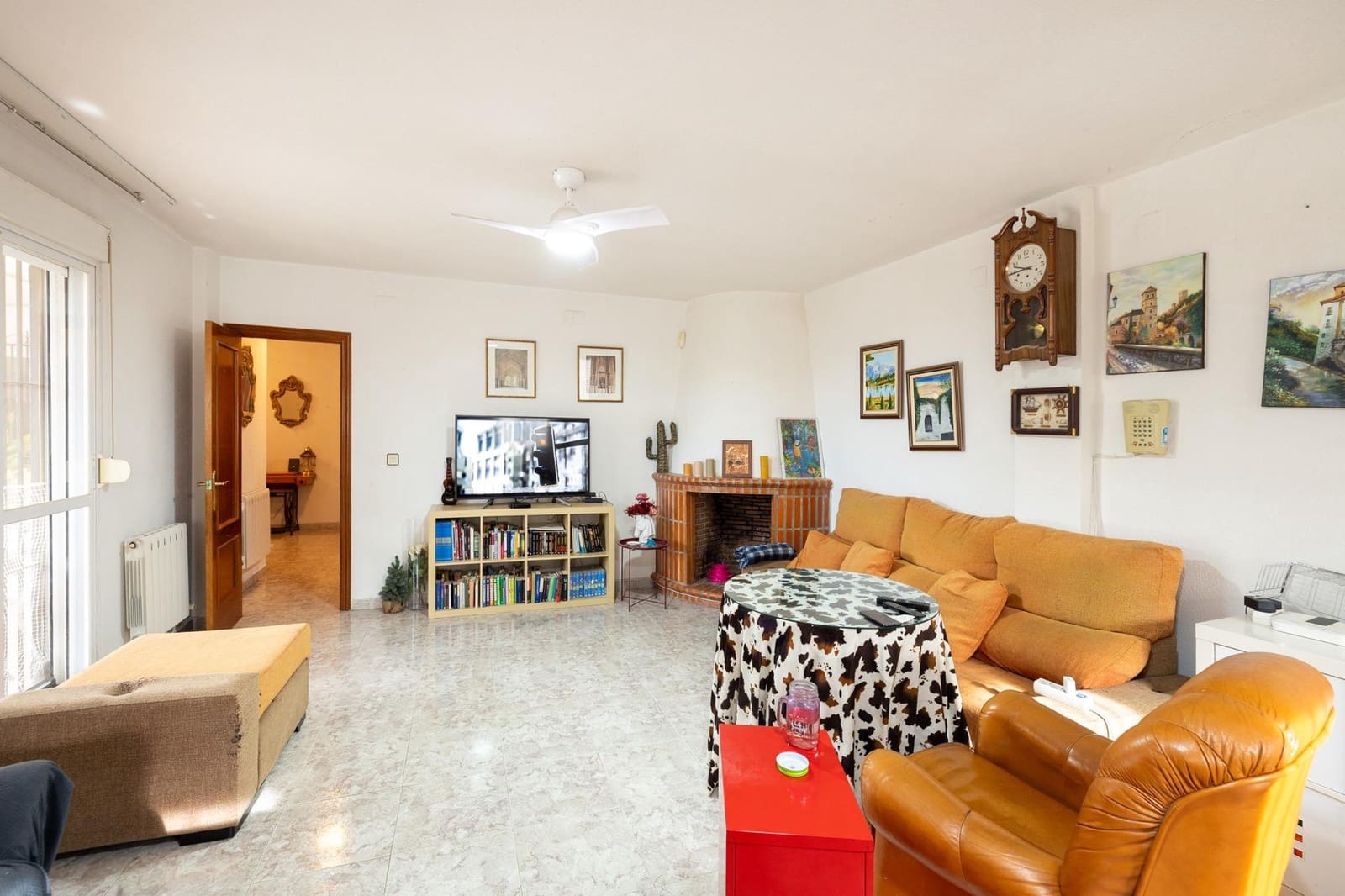 4 bedroom Villa for sale in Otura with pool garage - € 349,500 (Ref: 9715157)