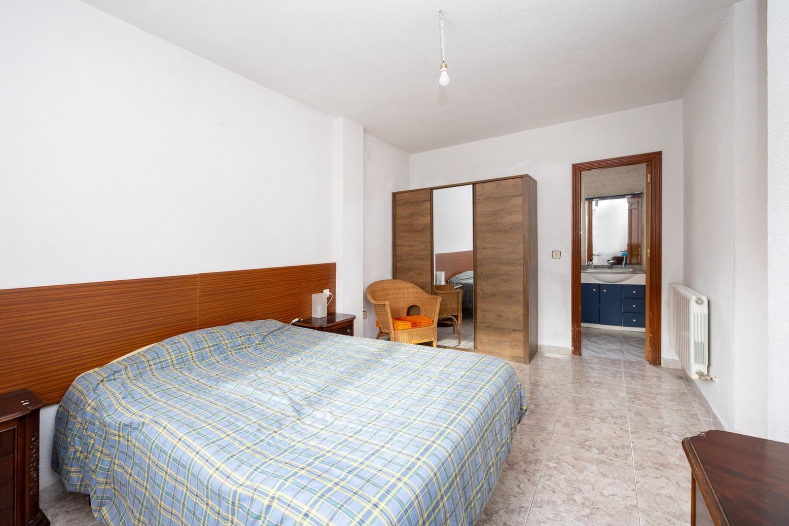 4 bedroom Villa for sale in Otura with pool garage - € 349,500 (Ref: 9715157)