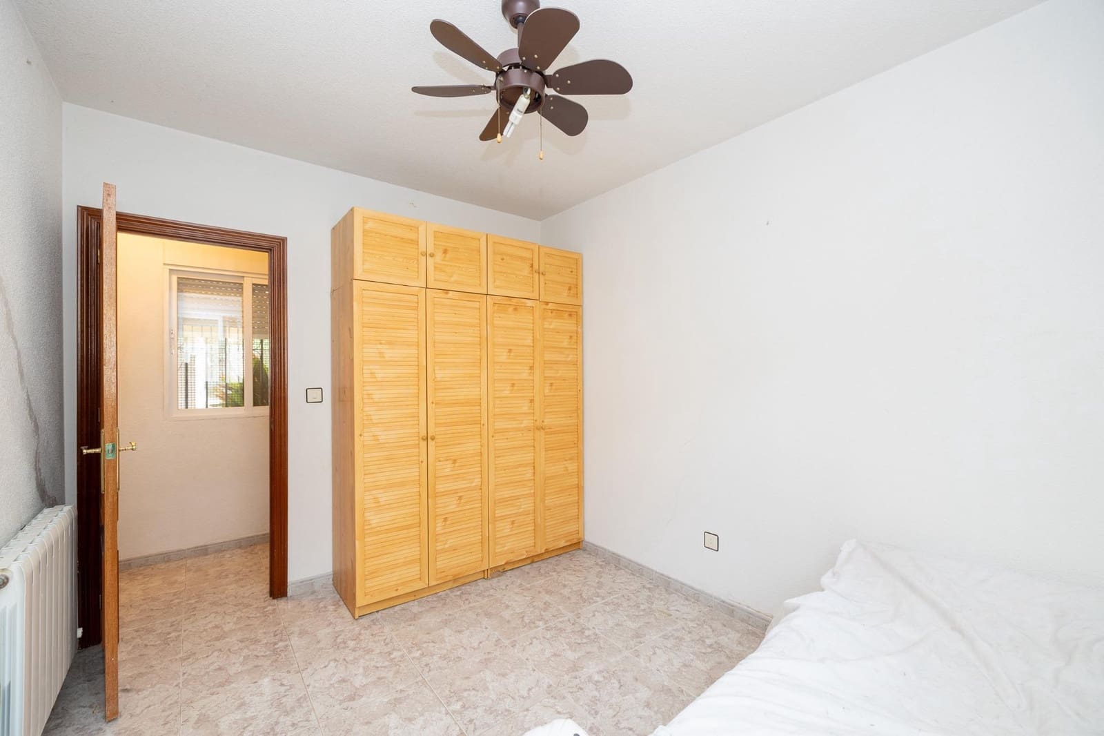 4 bedroom Villa for sale in Otura with pool garage - € 349,500 (Ref: 9715157)