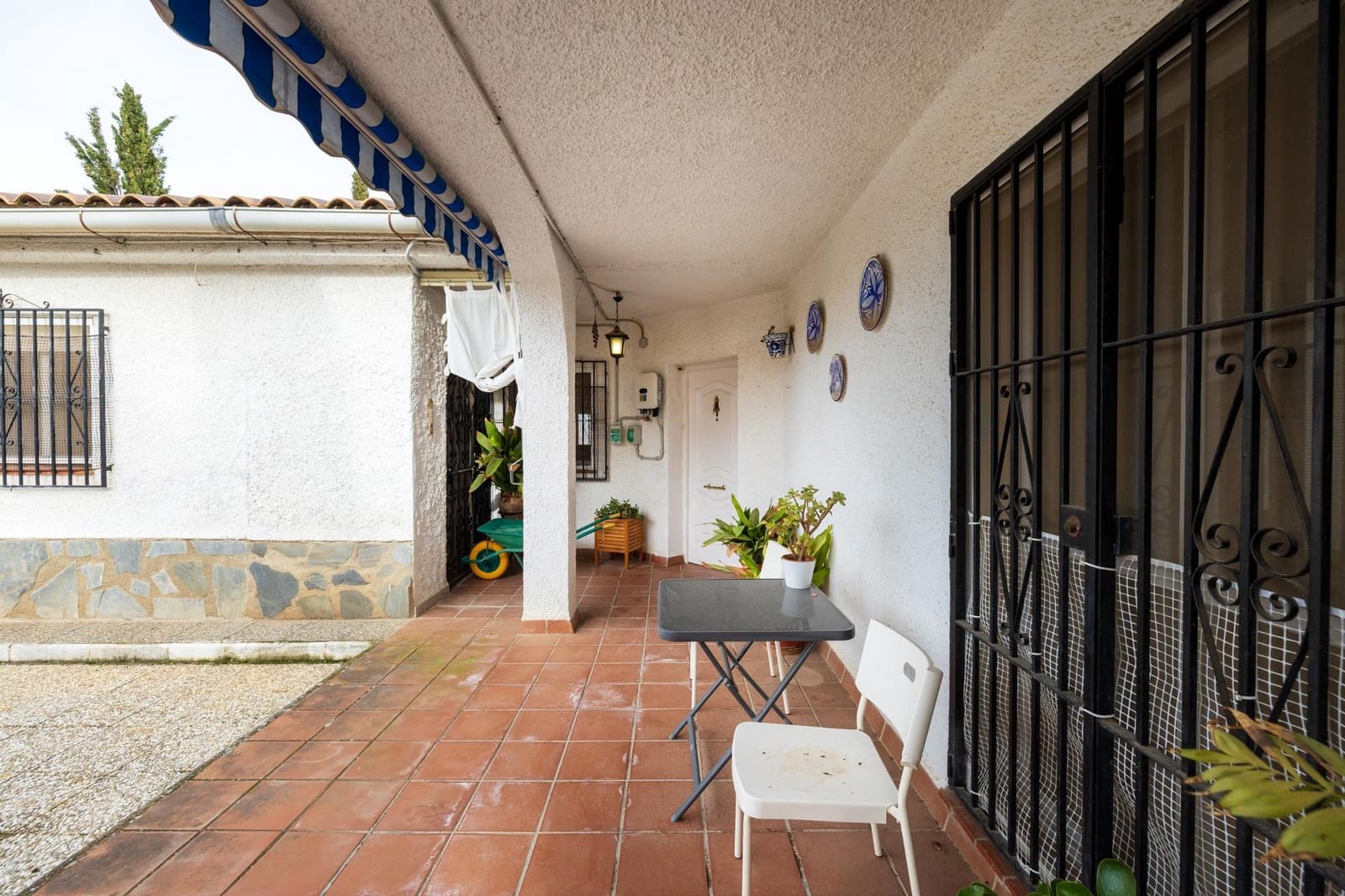 4 bedroom Villa for sale in Otura with pool garage - € 349,500 (Ref: 9715157)