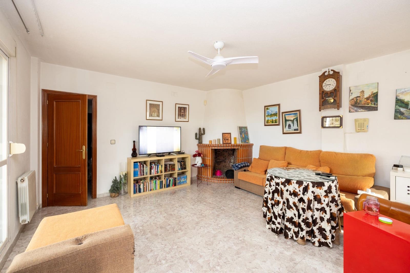 4 bedroom Villa for sale in Otura with pool garage - € 349,500 (Ref: 9715157)