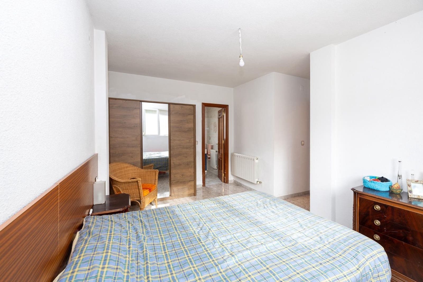 4 bedroom Villa for sale in Otura with pool garage - € 349,500 (Ref: 9715157)