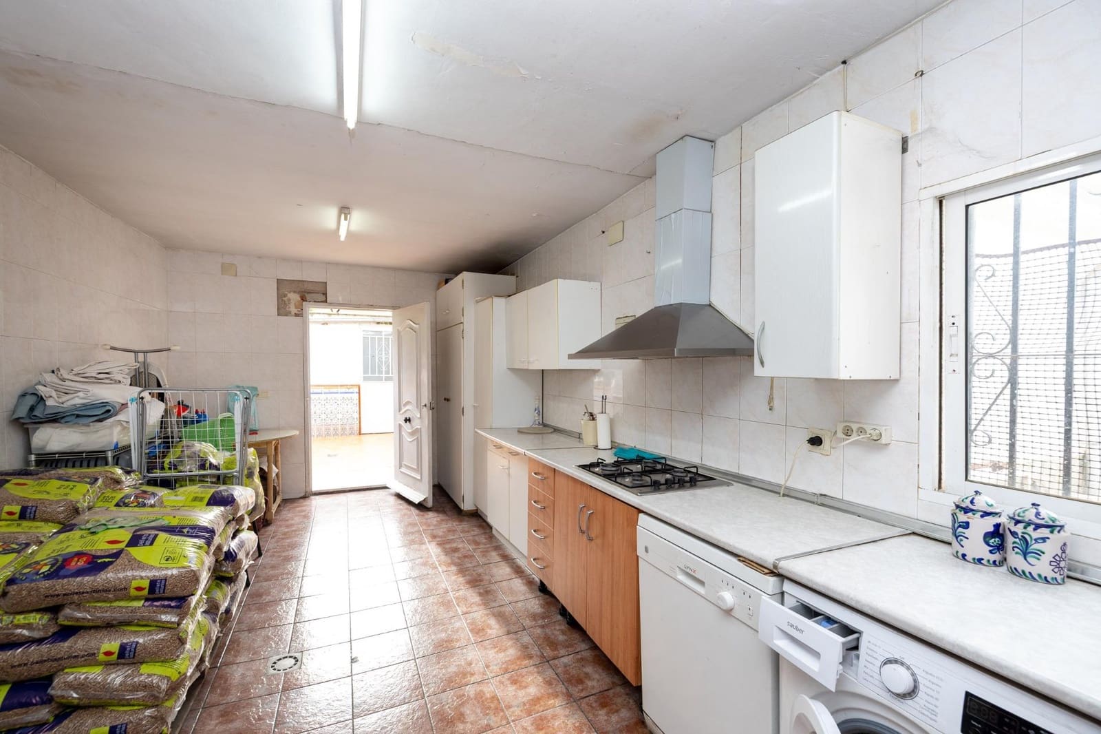 4 bedroom Villa for sale in Otura with pool garage - € 349,500 (Ref: 9715157)