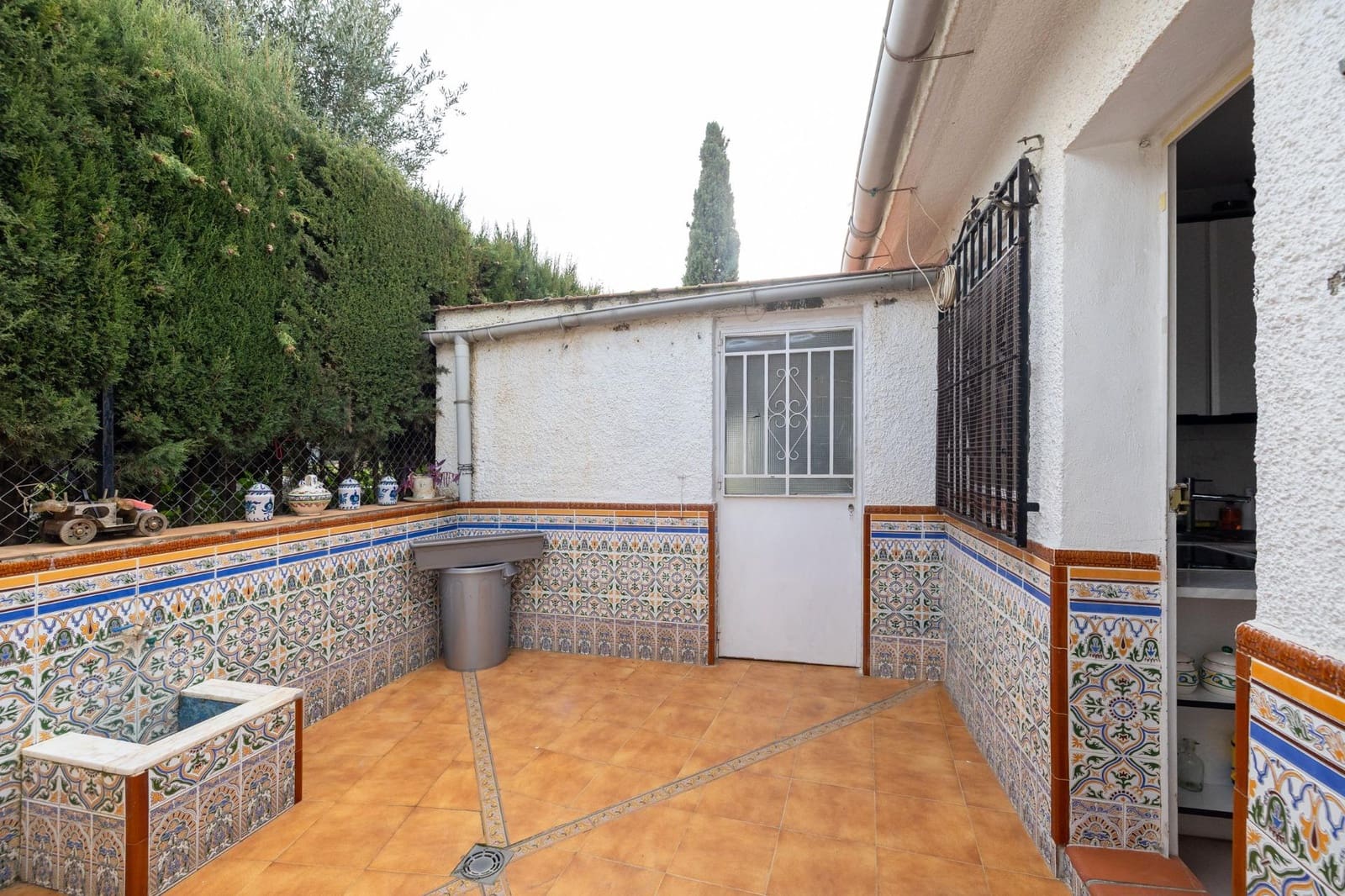 4 bedroom Villa for sale in Otura with pool garage - € 349,500 (Ref: 9715157)