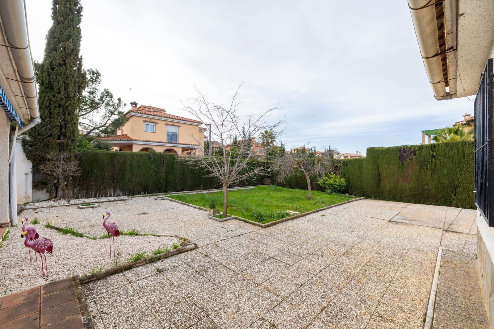 4 bedroom Villa for sale in Otura with pool garage - € 349,500 (Ref: 9715157)