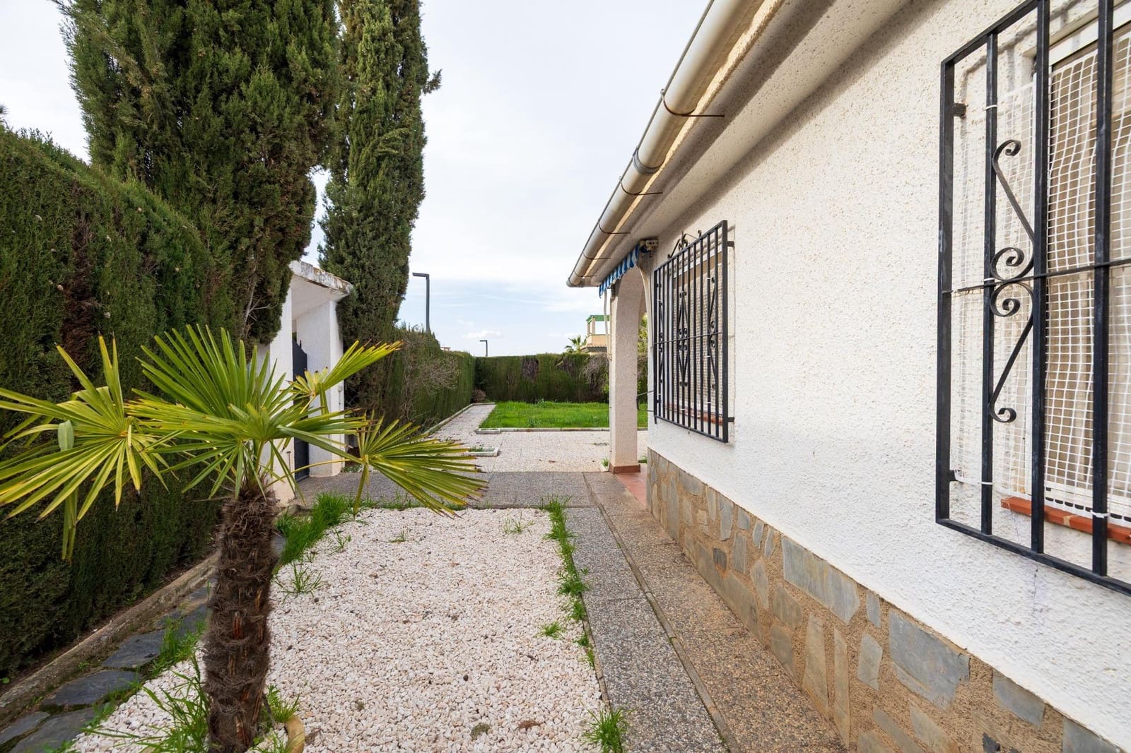 4 bedroom Villa for sale in Otura with pool garage - € 349,500 (Ref: 9715157)