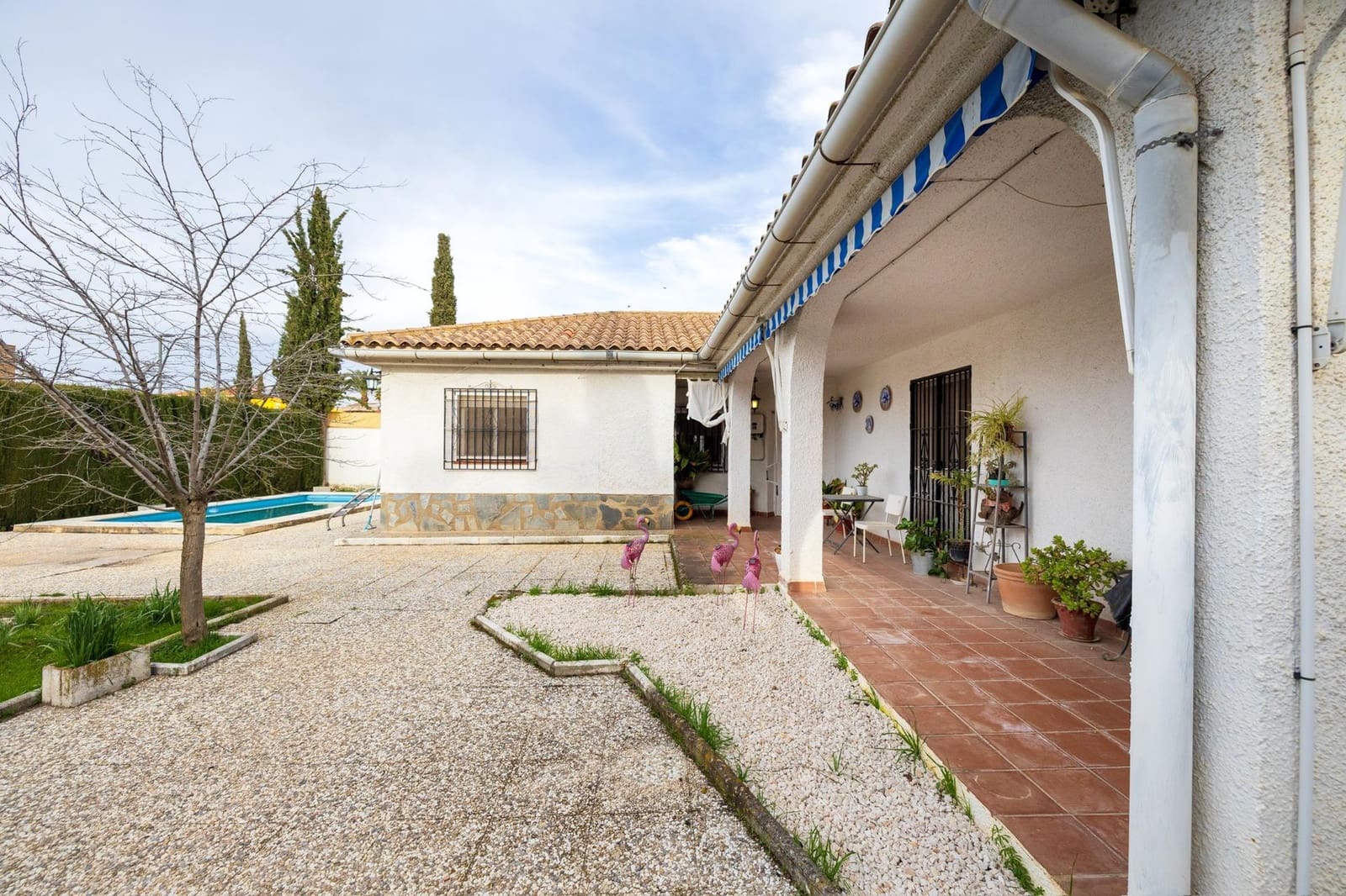 4 bedroom Villa for sale in Otura with pool garage - € 349,500 (Ref: 9715157)
