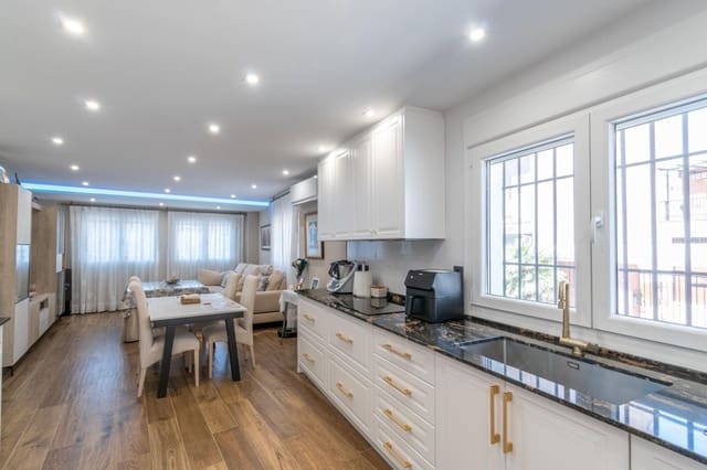 Casa de 4 habitaciones en Peligros en venta con garaje - 349.000 € (Ref: 9715160)