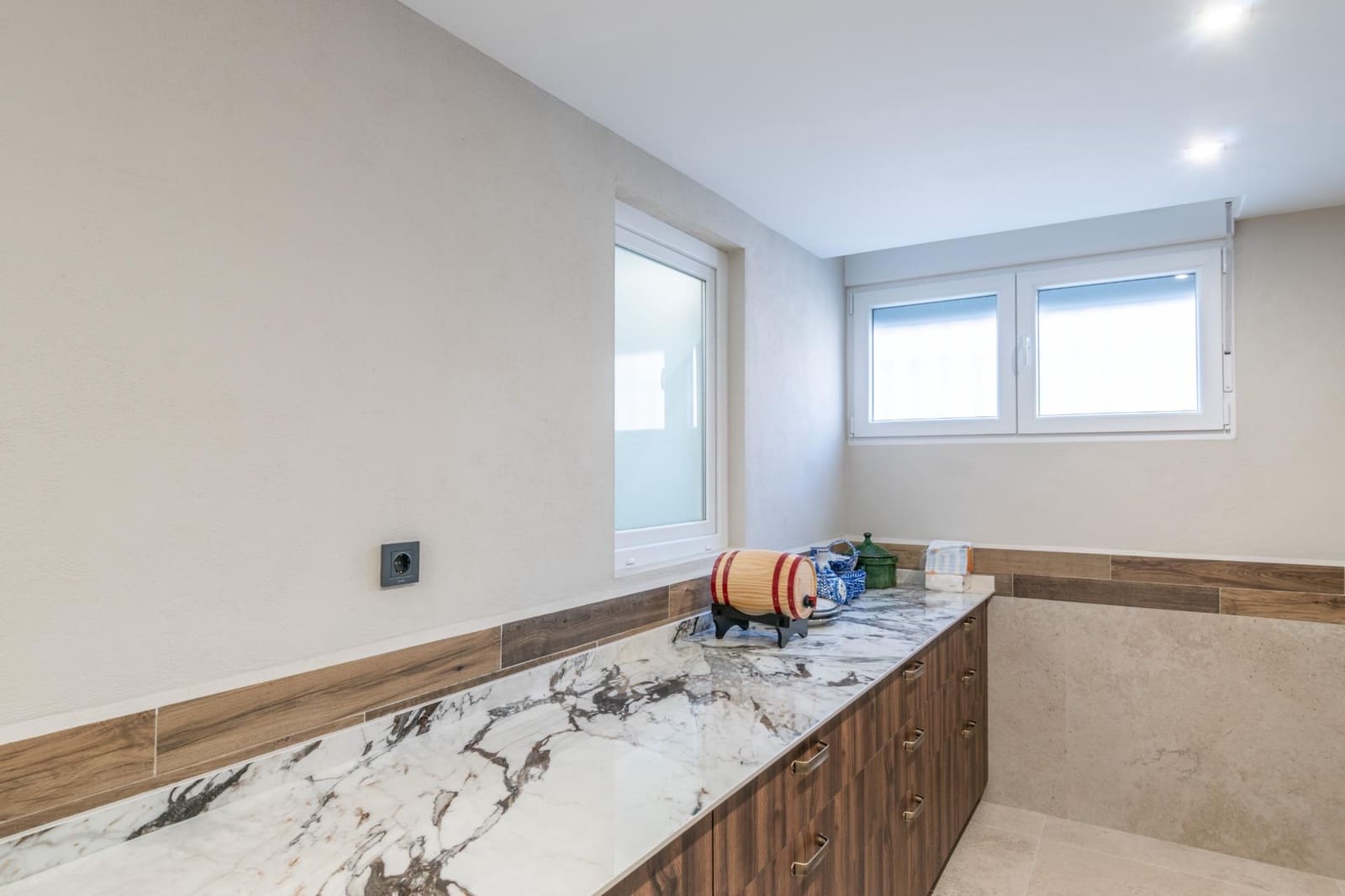 Casa de 4 habitaciones en Peligros en venta con garaje - 349.000 € (Ref: 9715160)