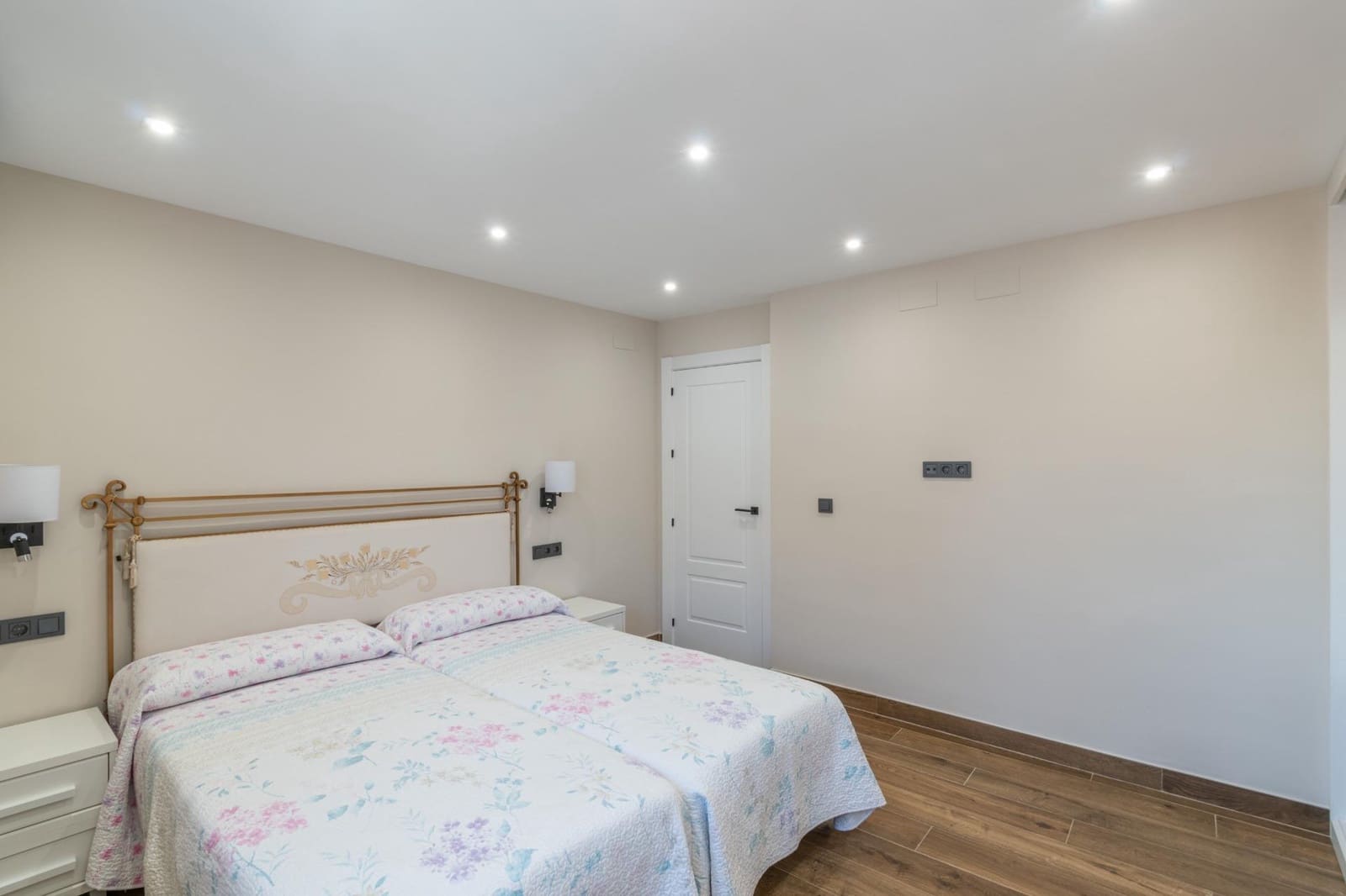 Casa de 4 habitaciones en Peligros en venta con garaje - 349.000 € (Ref: 9715160)