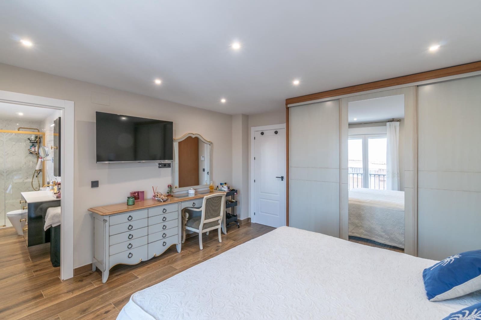 Casa de 4 habitaciones en Peligros en venta con garaje - 349.000 € (Ref: 9715160)