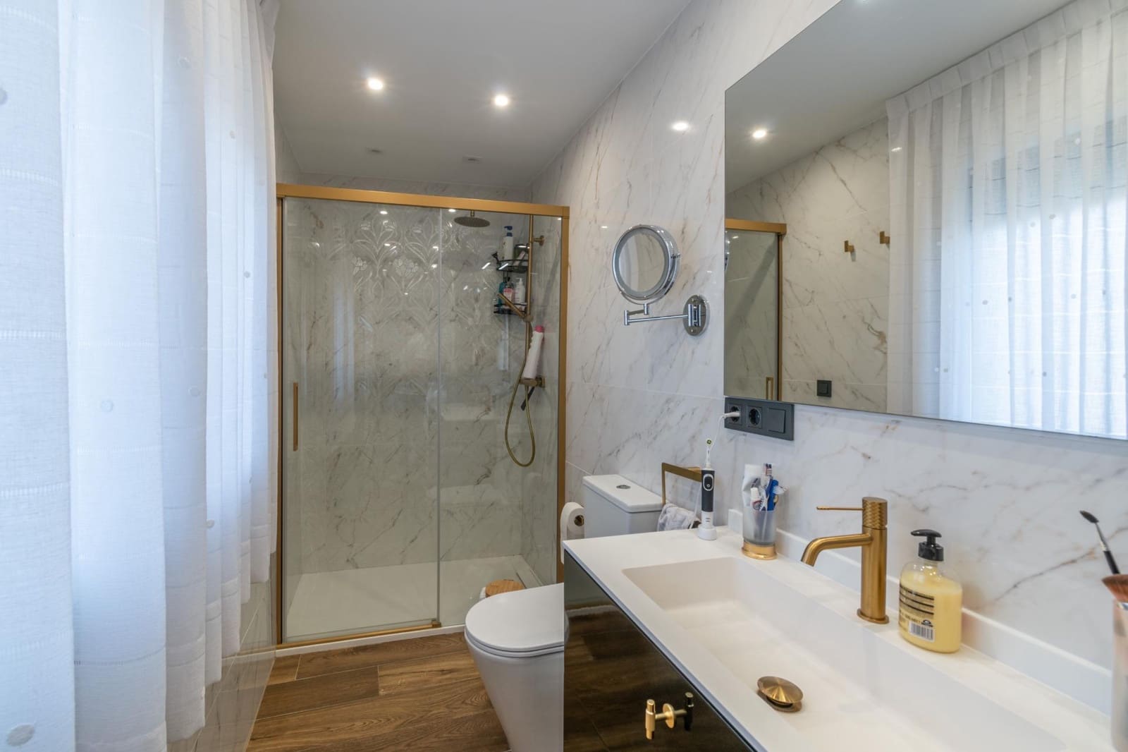 Casa de 4 habitaciones en Peligros en venta con garaje - 349.000 € (Ref: 9715160)