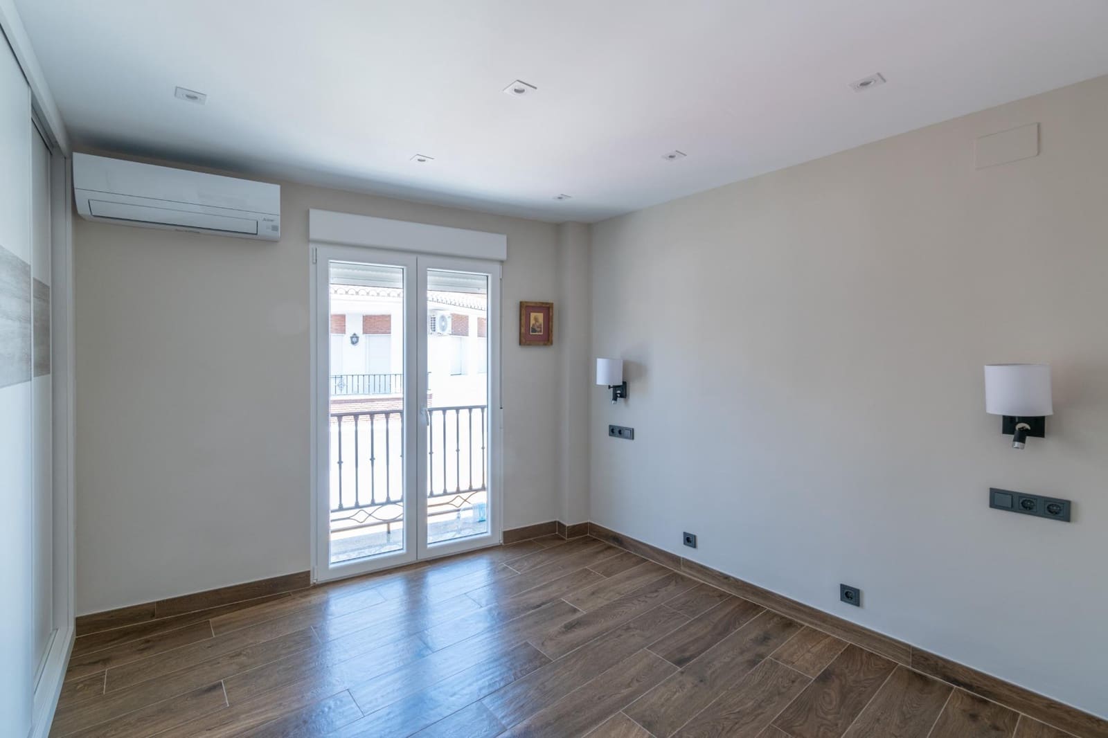 Casa de 4 habitaciones en Peligros en venta con garaje - 349.000 € (Ref: 9715160)