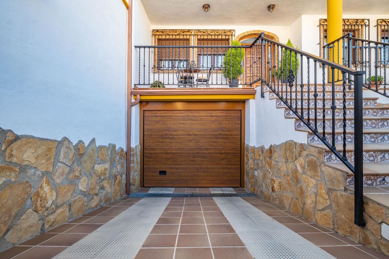 3 bedroom Villa for sale in Albolote with pool garage - € 455,000 (Ref: 9715161)