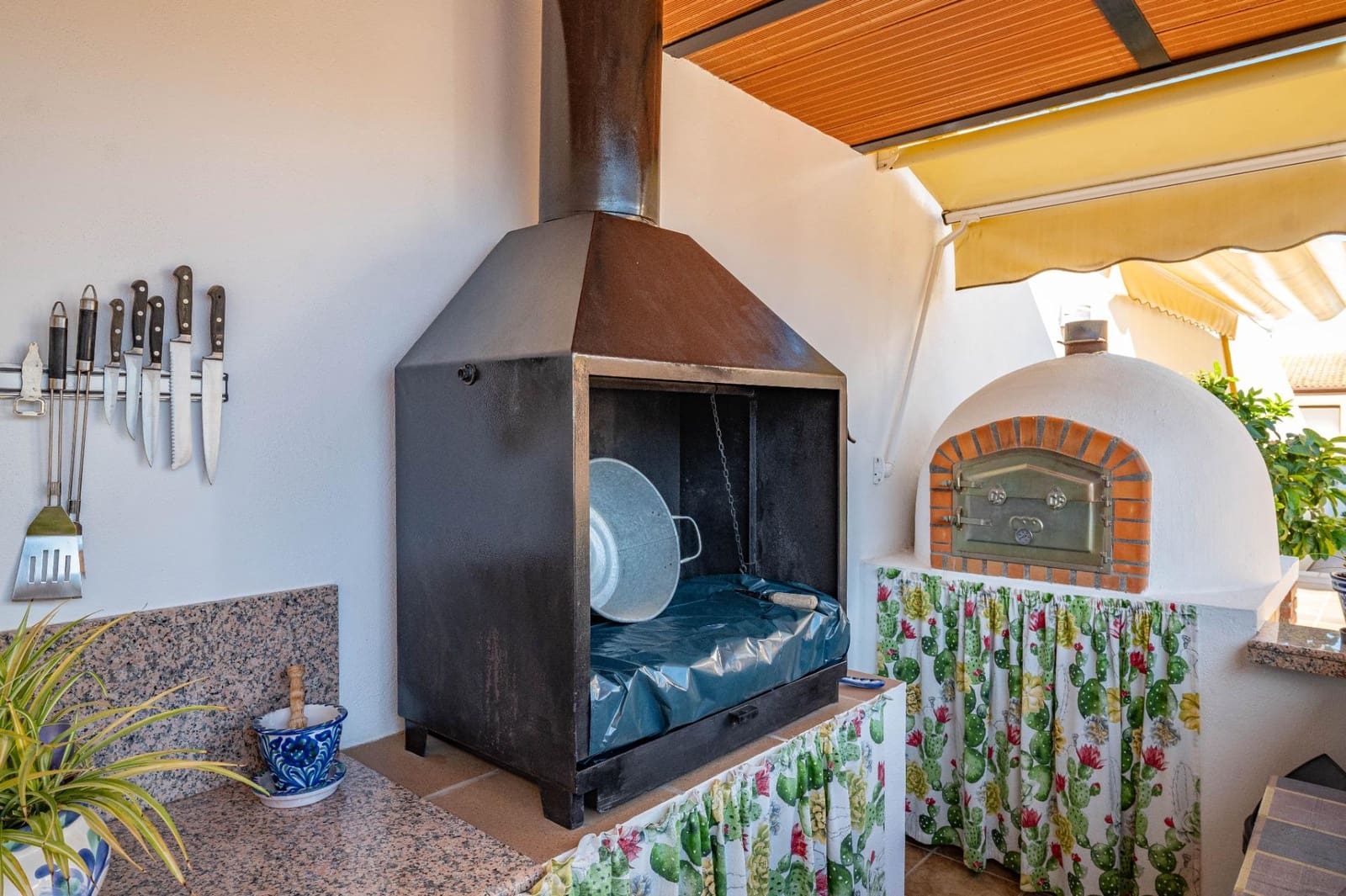 3 bedroom Villa for sale in Albolote with pool garage - € 455,000 (Ref: 9715161)