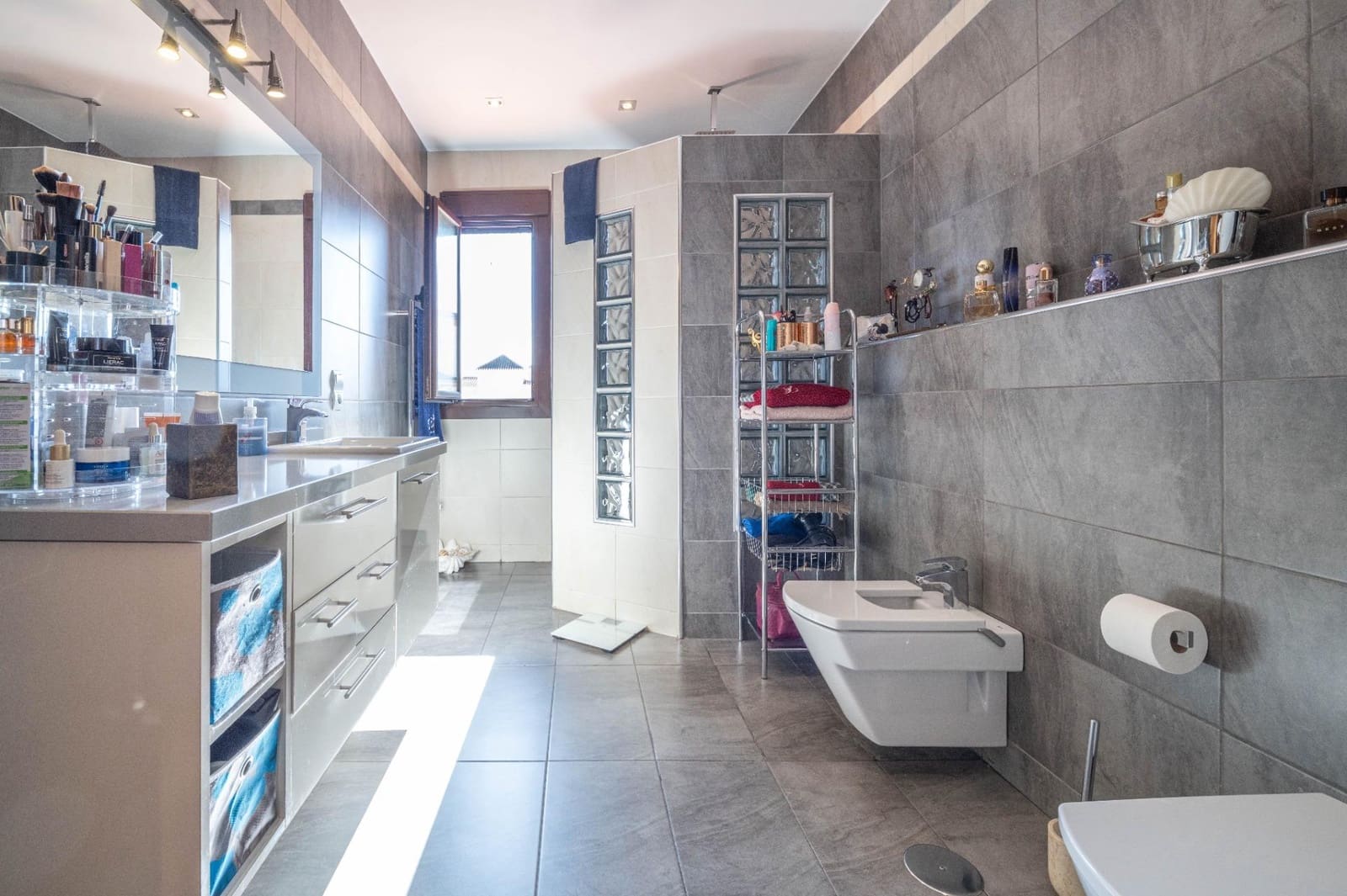 3 bedroom Villa for sale in Albolote with pool garage - € 455,000 (Ref: 9715161)