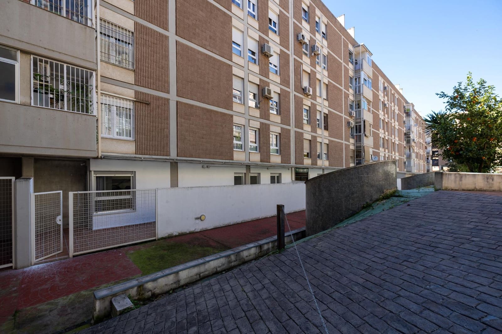 3 bedroom Flat for sale in Granada city with garage - € 226,000 (Ref: 9720217)