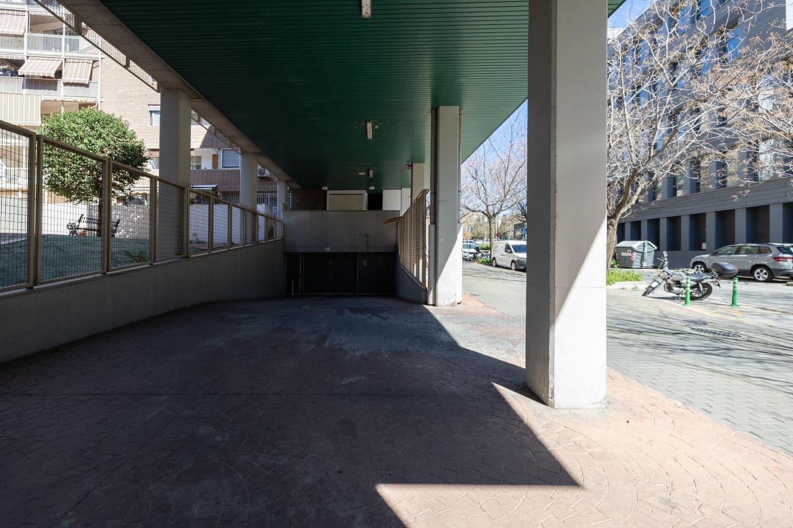 3 bedroom Flat for sale in Granada city with garage - € 226,000 (Ref: 9720217)