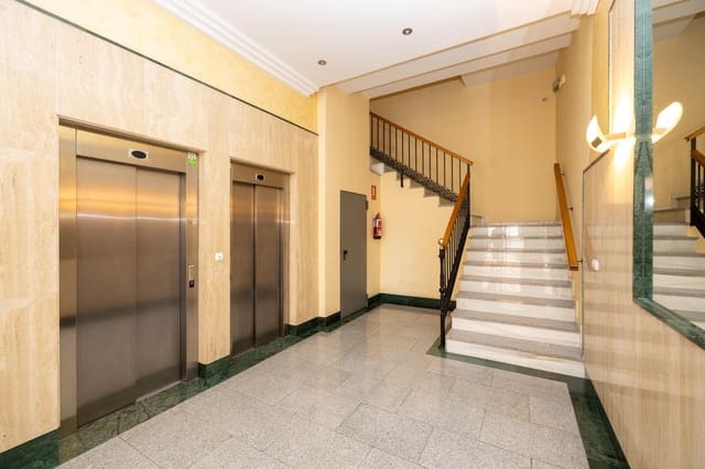 Piso de 2 habitaciones en Granada ciudad en venta con garaje - 410.000 € (Ref: 9720218)