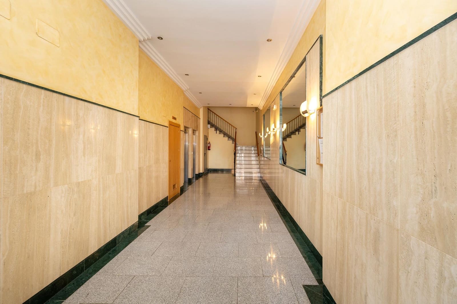 2 soverom Leilighet til salgs i Granada by med garasje - € 410 000 (Ref: 9720218)