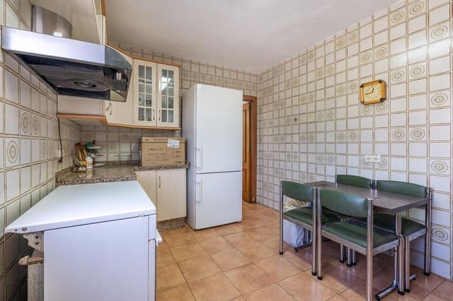 6 quarto Moradia para venda em Vegas del Genil com piscina garagem - 695 000 € (Ref: 9720220)