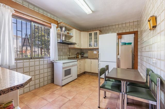 6 quarto Moradia para venda em Vegas del Genil com piscina garagem - 695 000 € (Ref: 9720220)