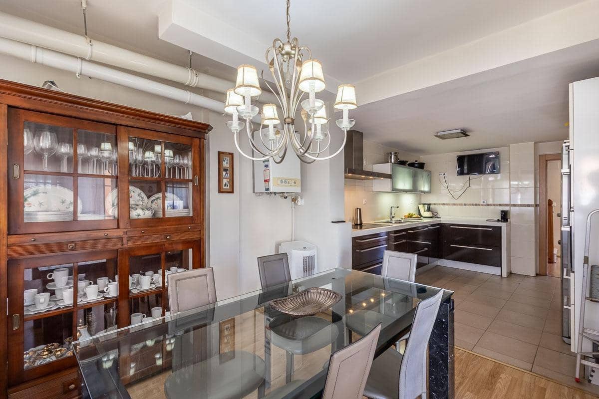 Pareado de 3 habitaciones en Huétor Vega en venta con piscina garaje - 595.000 € (Ref: 9722184)