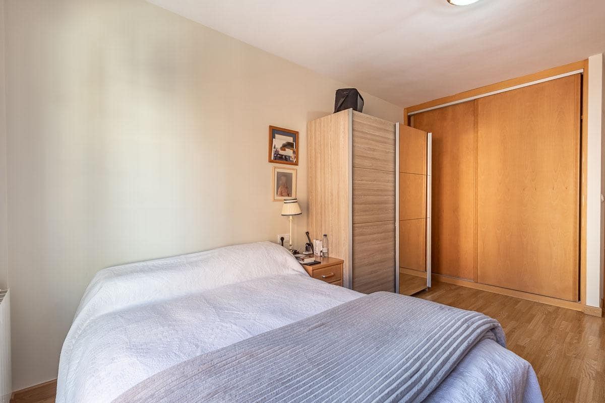 Pareado de 3 habitaciones en Huétor Vega en venta con piscina garaje - 595.000 € (Ref: 9722184)