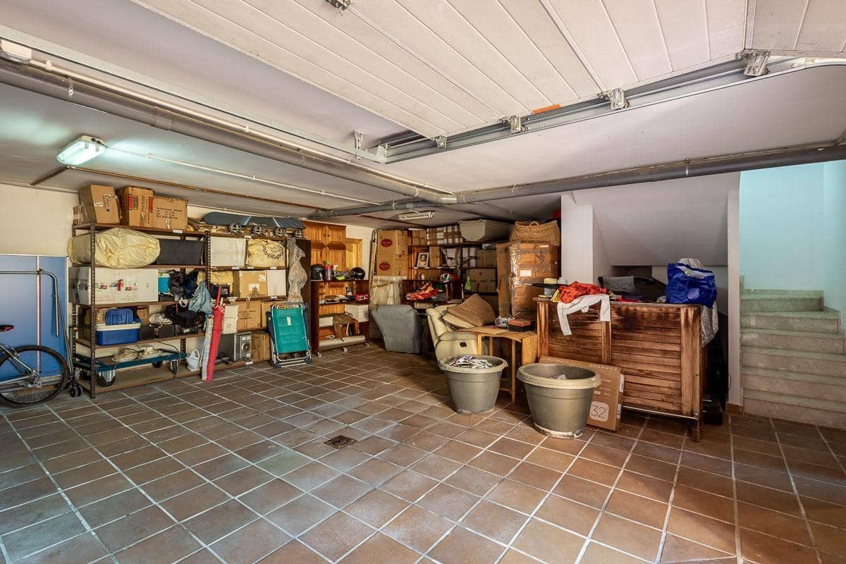 Pareado de 3 habitaciones en Huétor Vega en venta con piscina garaje - 595.000 € (Ref: 9722184)