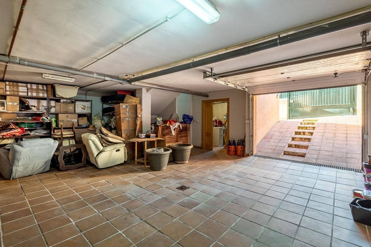 Pareado de 3 habitaciones en Huétor Vega en venta con piscina garaje - 595.000 € (Ref: 9722184)