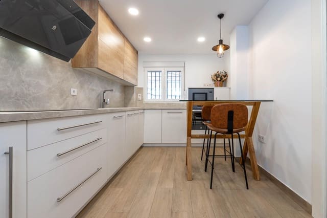 4 Zimmer Reihenhaus zu verkaufen in Ogíjares mit Garage - 297.900 € (Ref: 9726860)