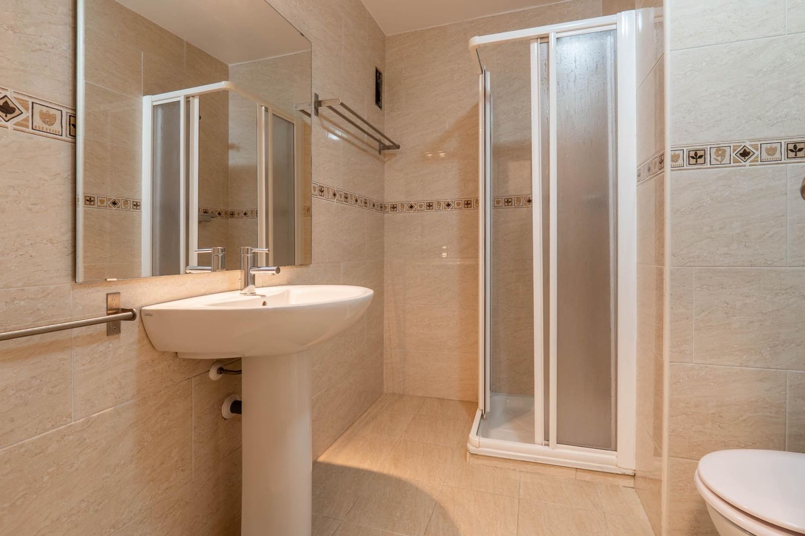 4 Zimmer Reihenhaus zu verkaufen in Ogijares mit Garage - 297.900 € (Ref: 9726860)