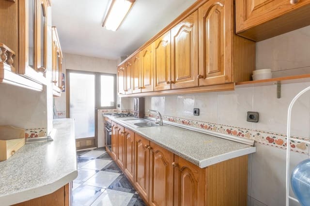 3 camera da letto Appartamento in vendita in Zaidin, Granada città con garage - 258.000 € (Rif: 9726861)