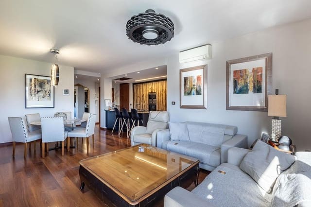 4 camera da letto Appartamento in vendita in Granada città con piscina garage - 540.000 € (Rif: 9726862)