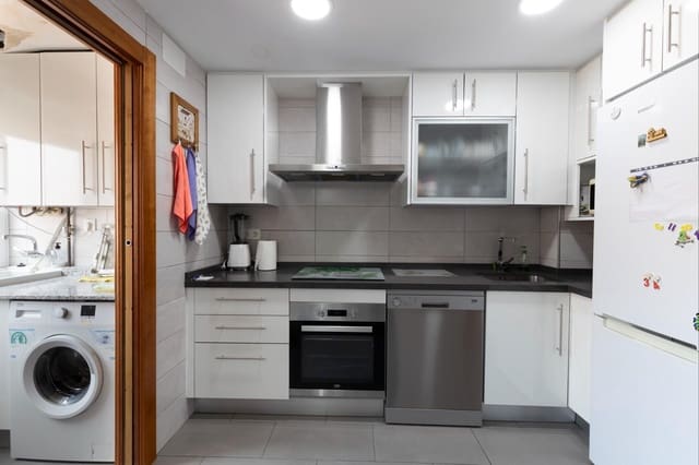3 camera da letto Appartamento in vendita in Zaidin, Granada città con garage - 259.000 € (Rif: 9726863)