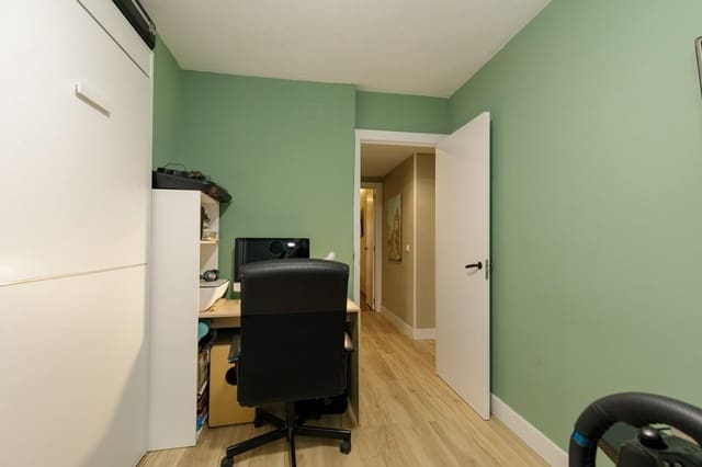 Piso de 3 habitaciones en Granada ciudad en venta con garaje - 250.000 € (Ref: 9726864)