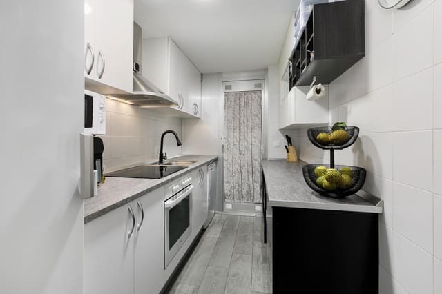 Piso de 3 habitaciones en Granada ciudad en venta con garaje - 250.000 € (Ref: 9726864)