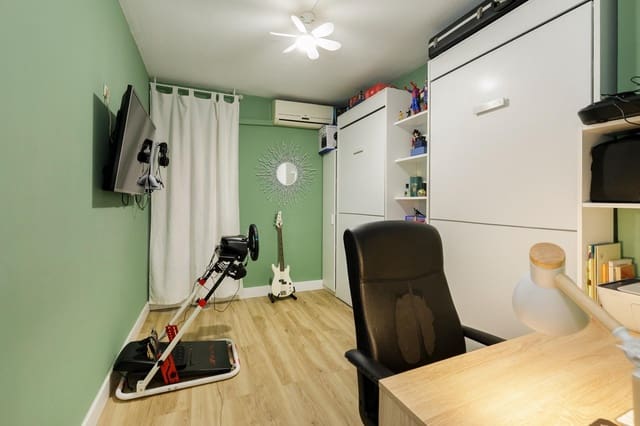 Piso de 3 habitaciones en Granada ciudad en venta con garaje - 250.000 € (Ref: 9726864)