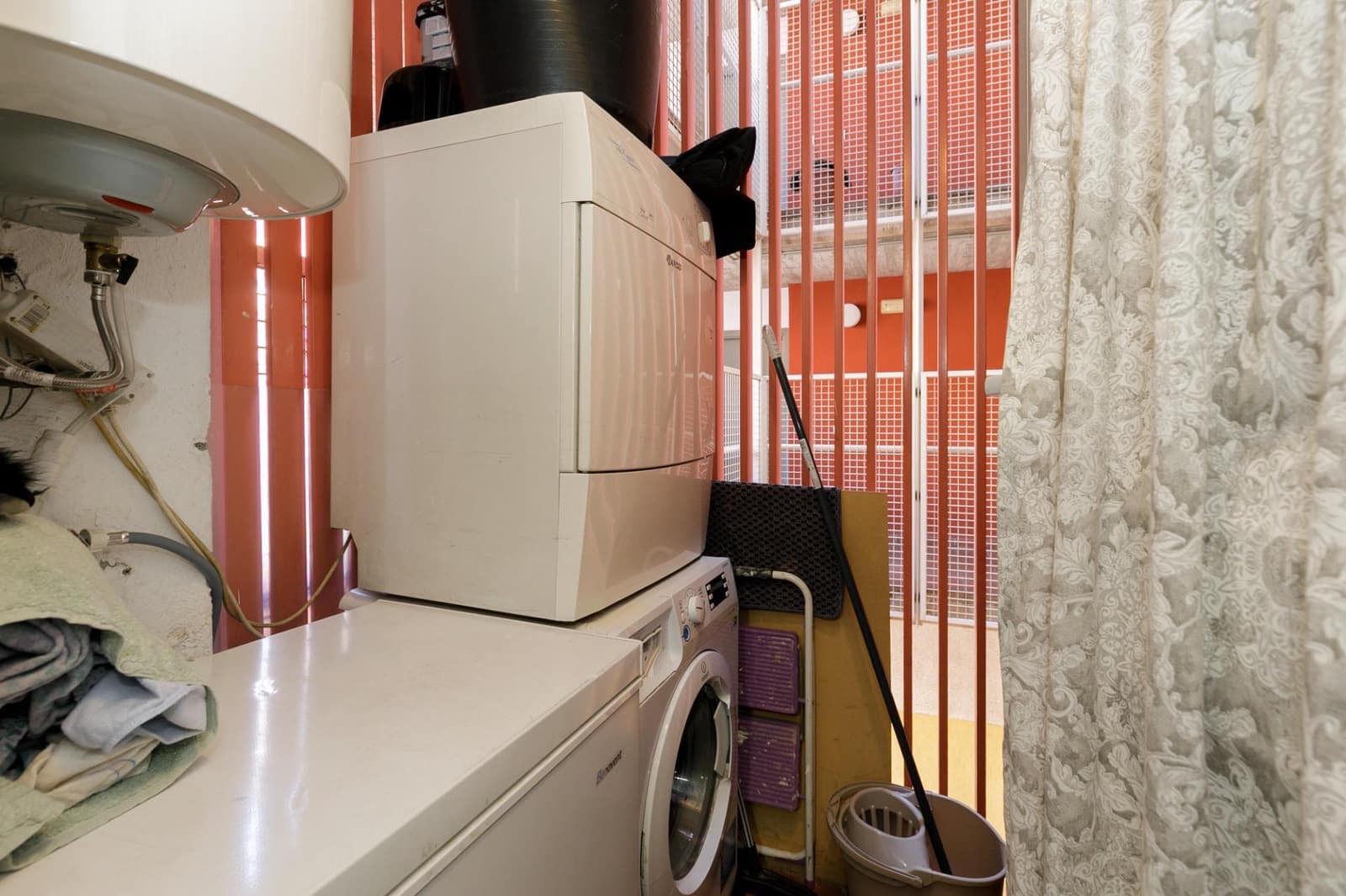 Piso de 3 habitaciones en Granada ciudad en venta con garaje - 250.000 € (Ref: 9726864)