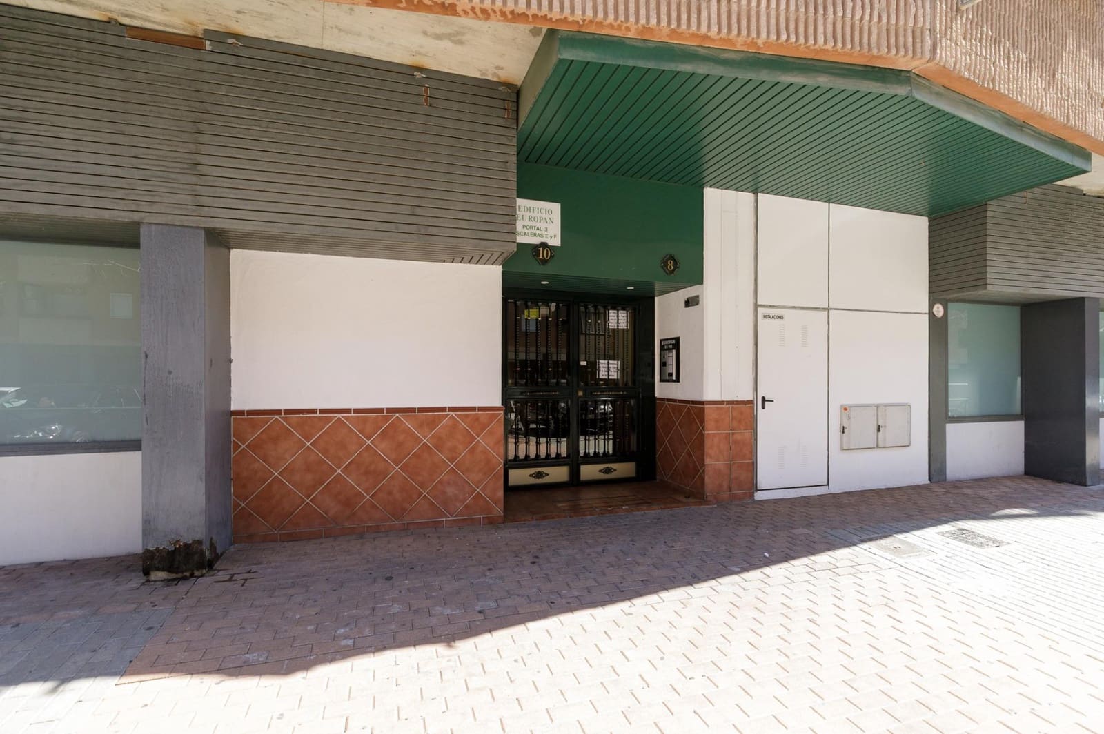 Piso de 3 habitaciones en Granada ciudad en venta con garaje - 250.000 € (Ref: 9726864)